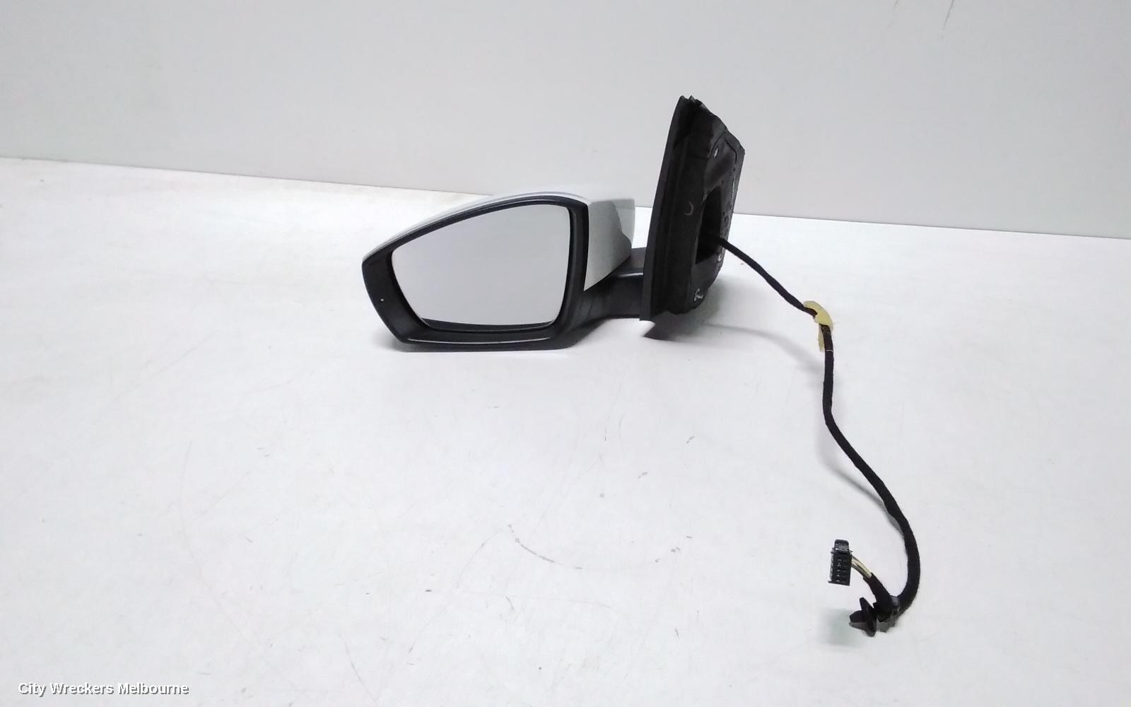 VOLKSWAGEN POLO 2011 Left Door Mirror