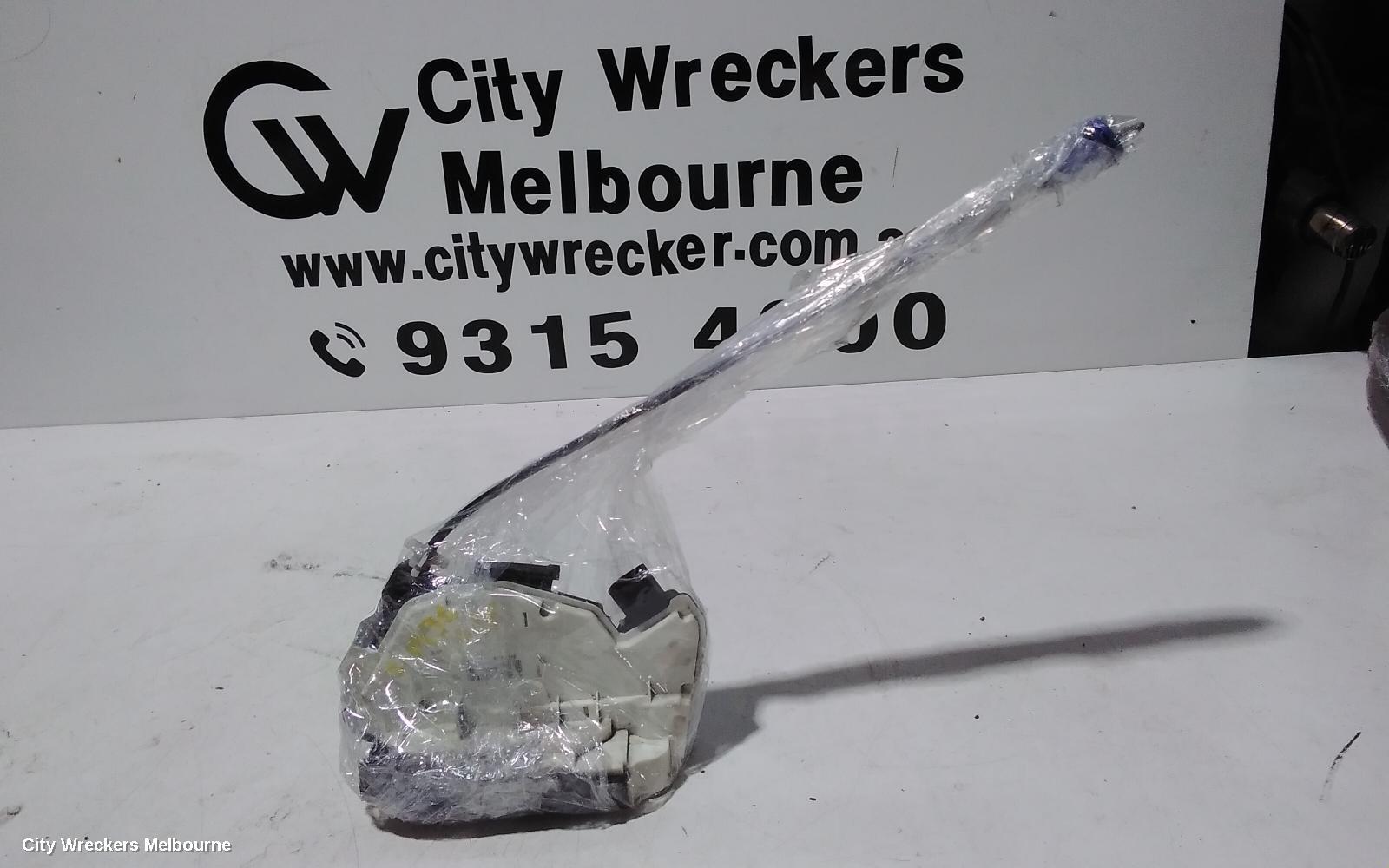 VOLKSWAGEN PASSAT 2013 Door/Boot/Gate Lock