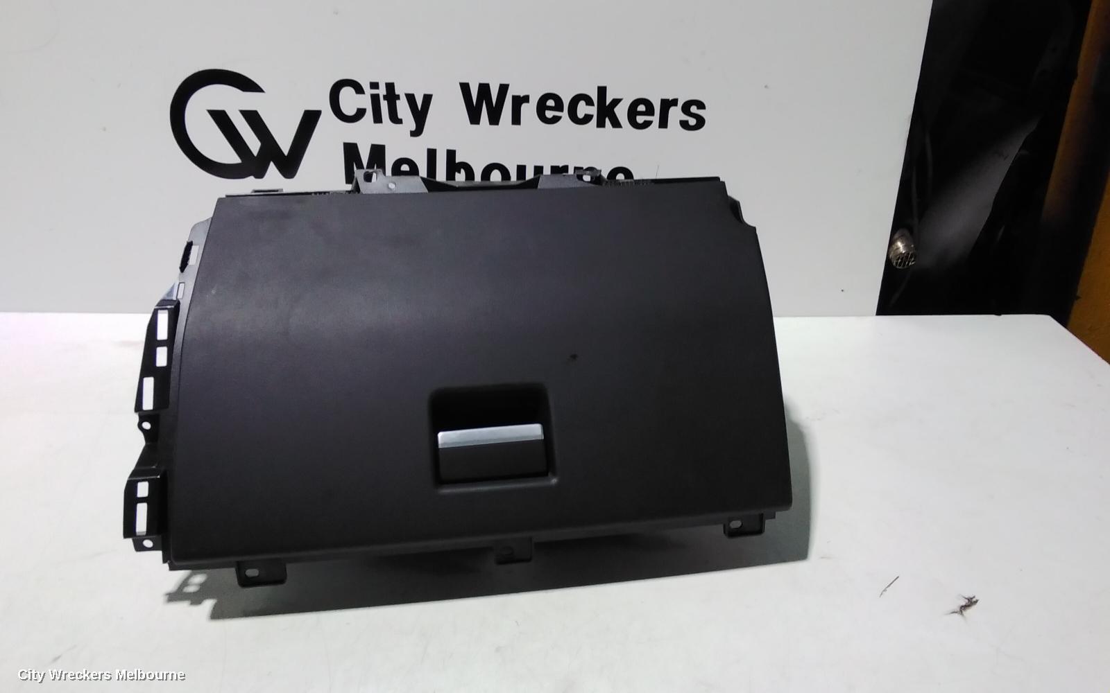 LAND ROVER RANGEROVER EVOQUE 2014 Glove Box