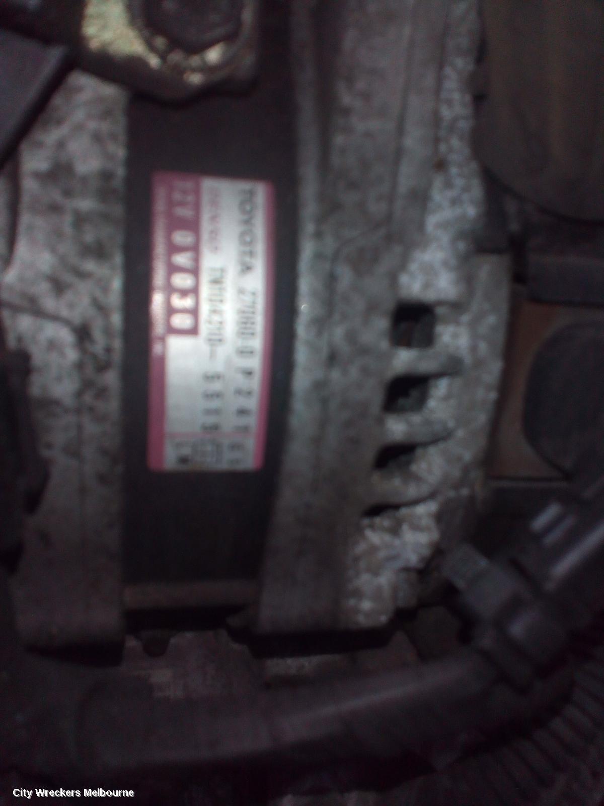 TOYOTA KLUGER 2014 Alternator