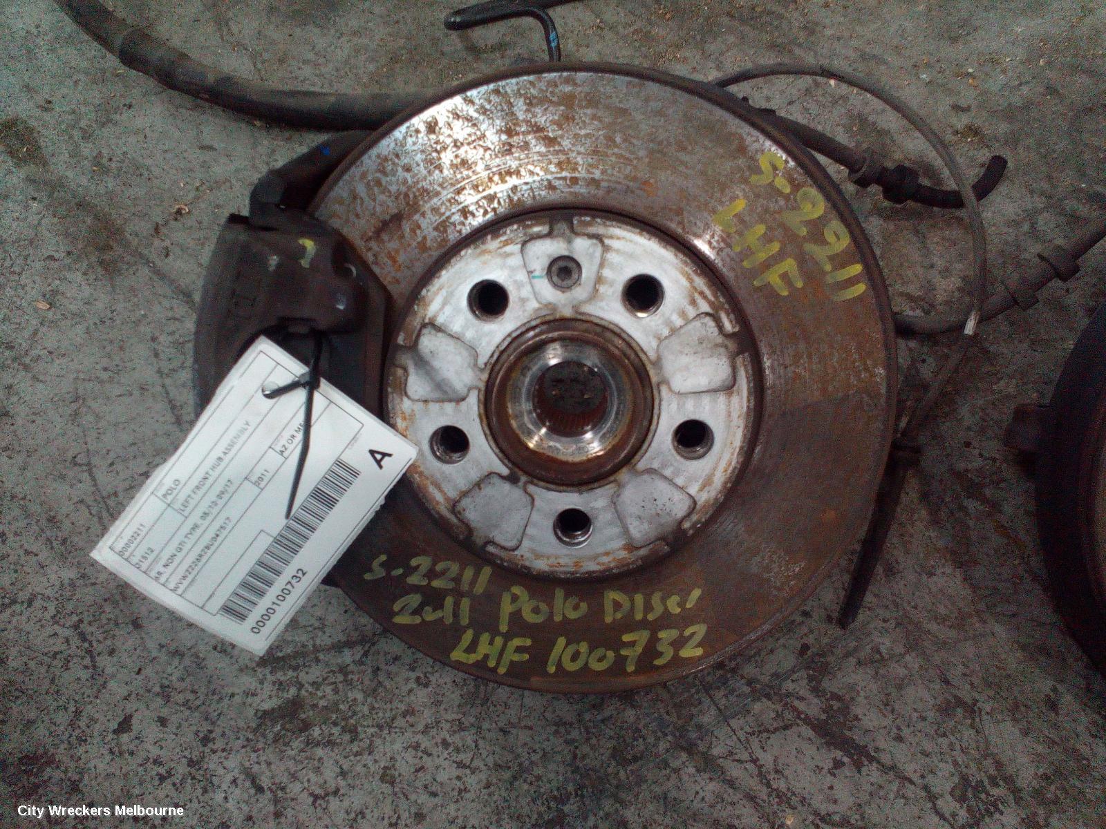 VOLKSWAGEN POLO 2011 Left Front Hub Assembly