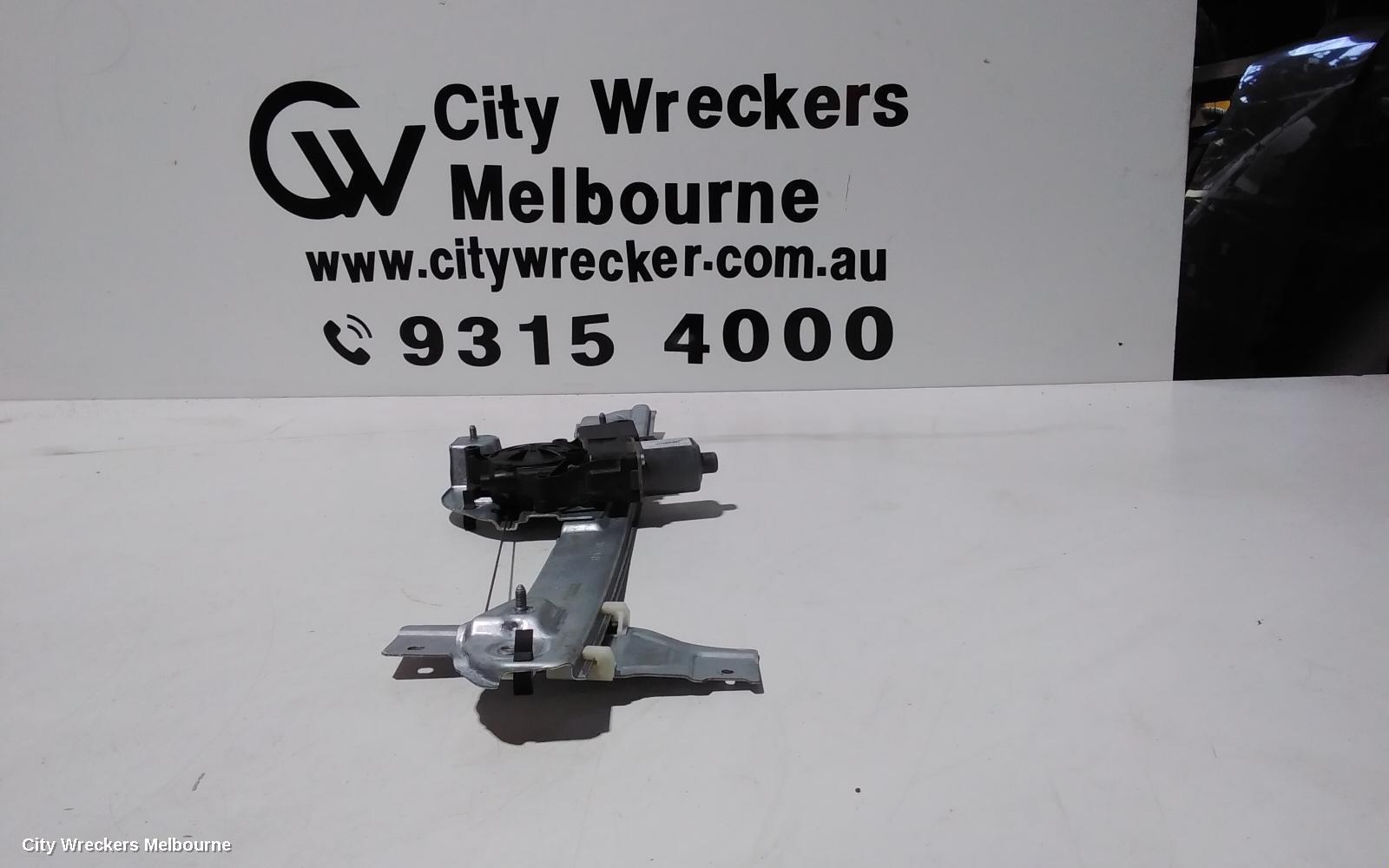 PEUGEOT 2008 2014 Left Front Window Reg/Motor