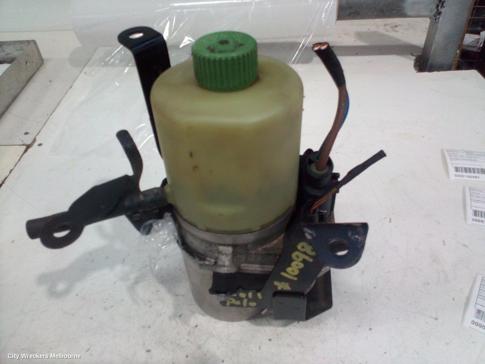 VOLKSWAGEN POLO 2011 Steering Pump