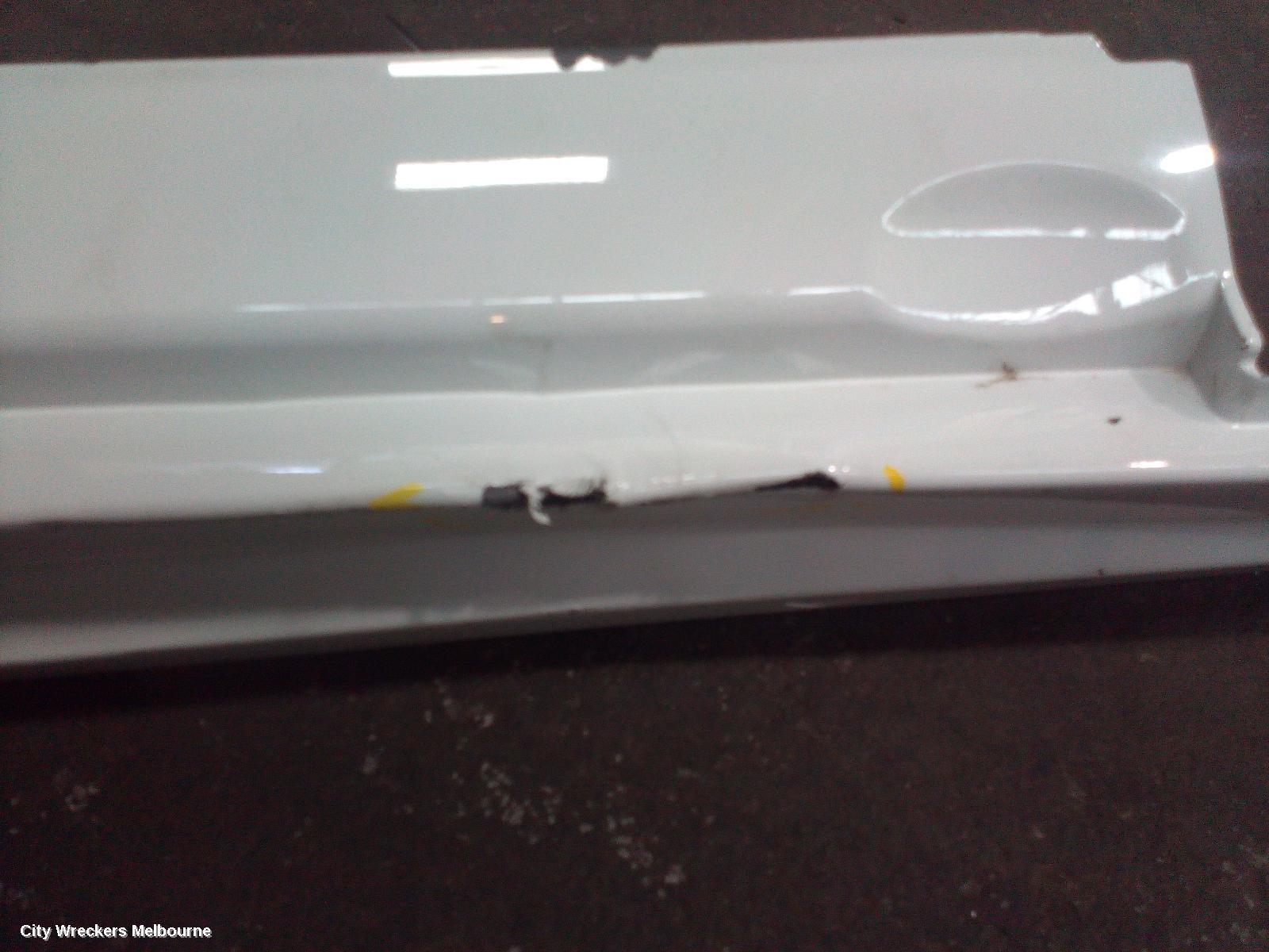 VOLKSWAGEN PASSAT 2017 Side Step/Skirt