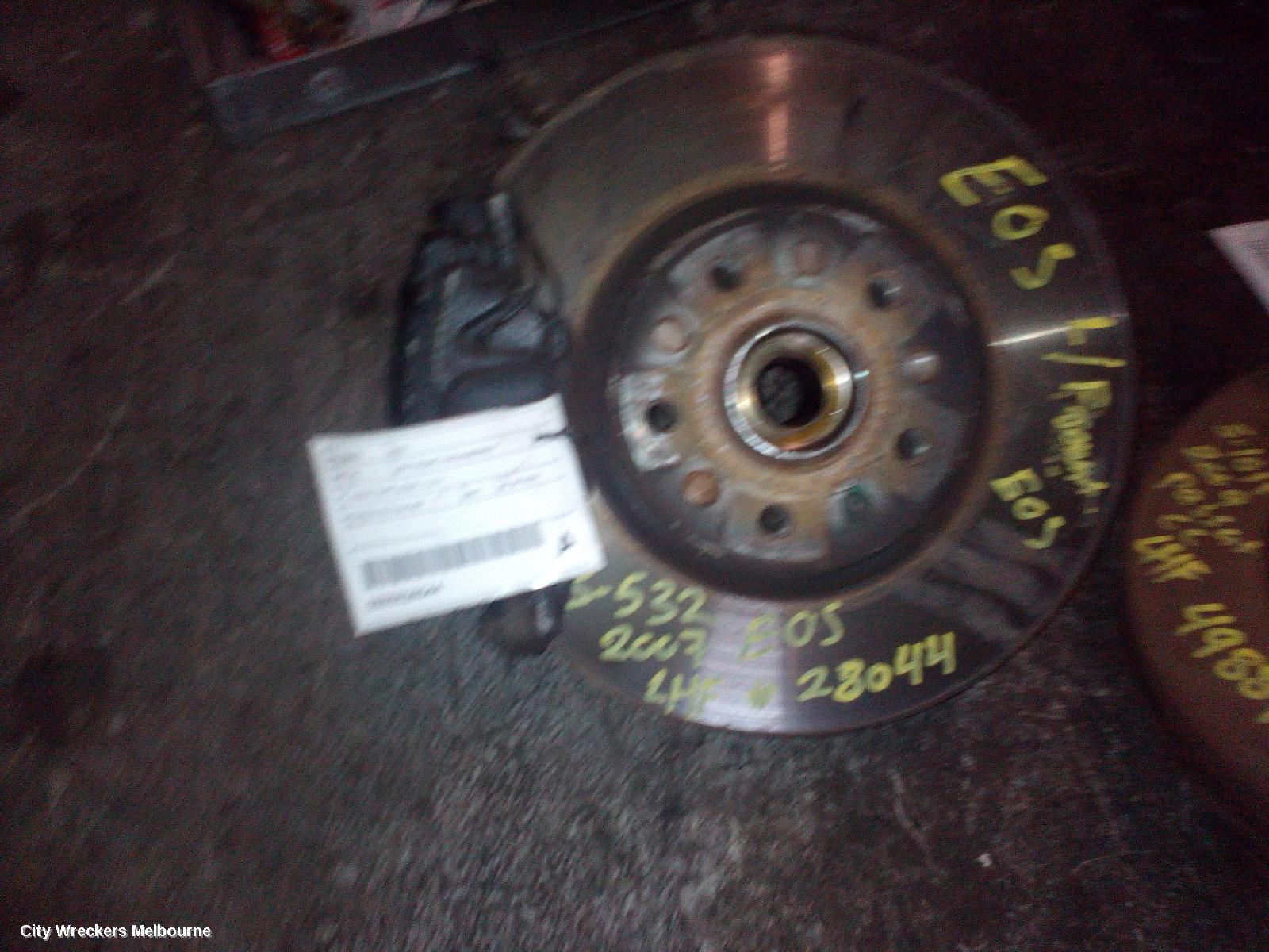 VOLKSWAGEN EOS 2007 Left Front Hub Assembly