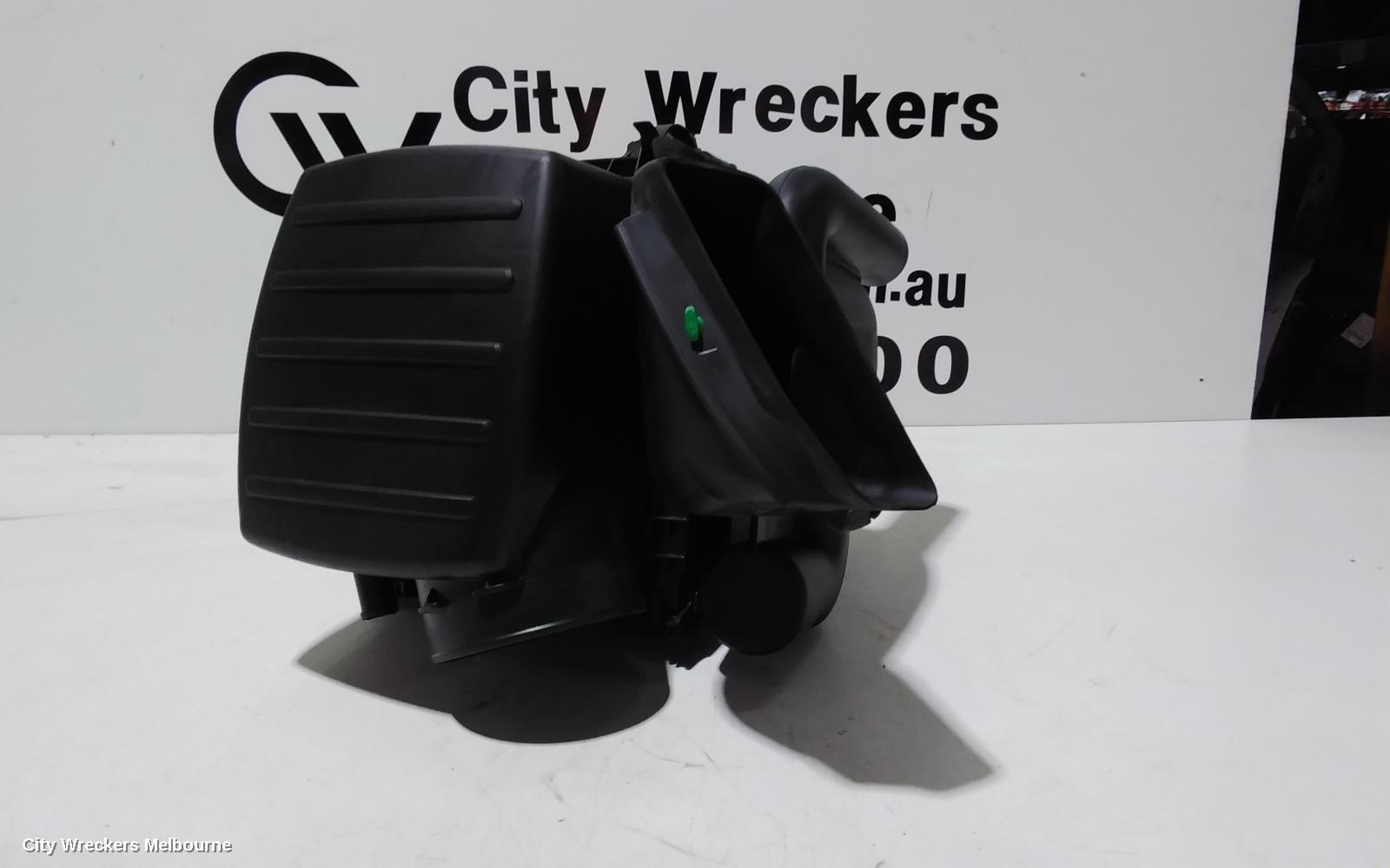 JEEP GRANDCHEROKEE 2017 Air Cleaner/Box