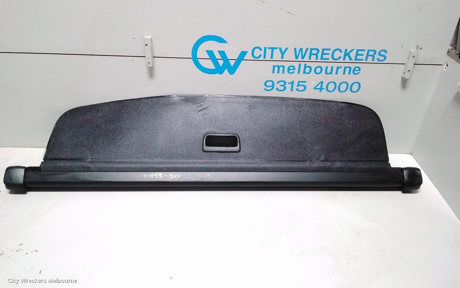 VOLKSWAGEN GOLF 2011 Parcel Shelf