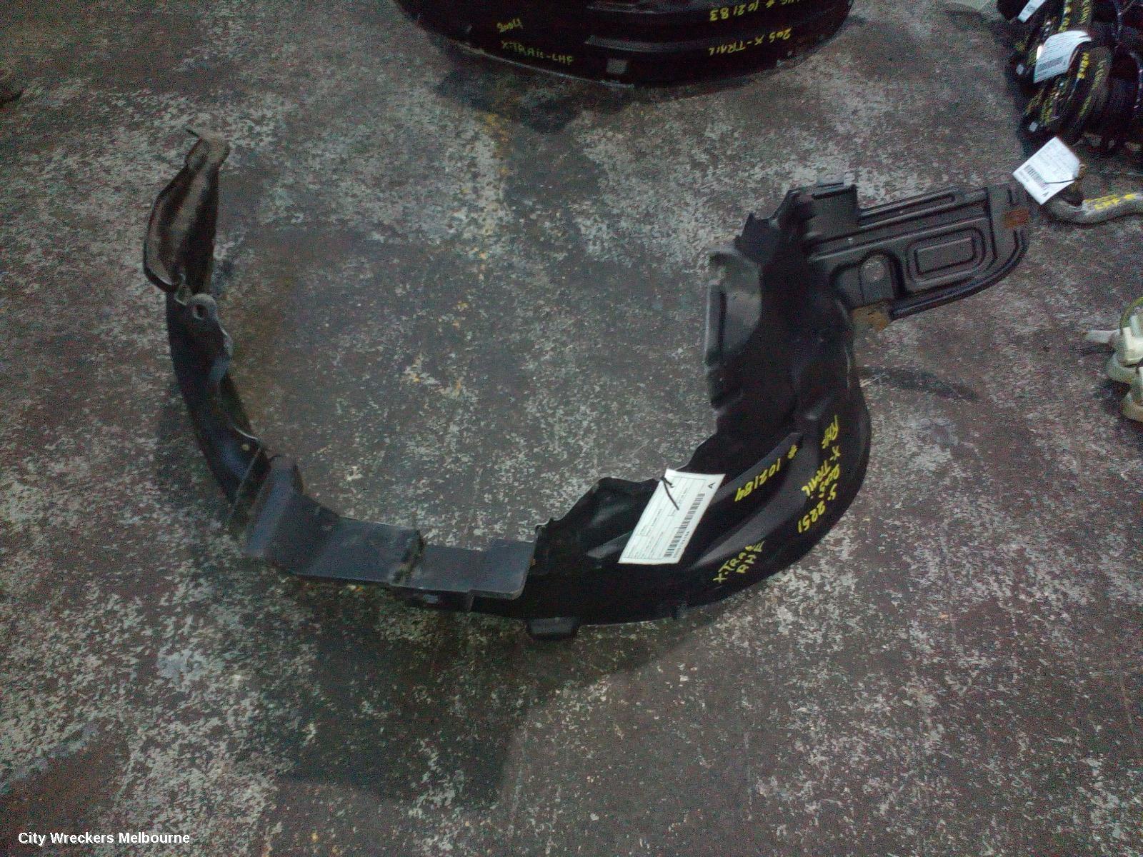 NISSAN XTRAIL 2005 Right Guard Liner