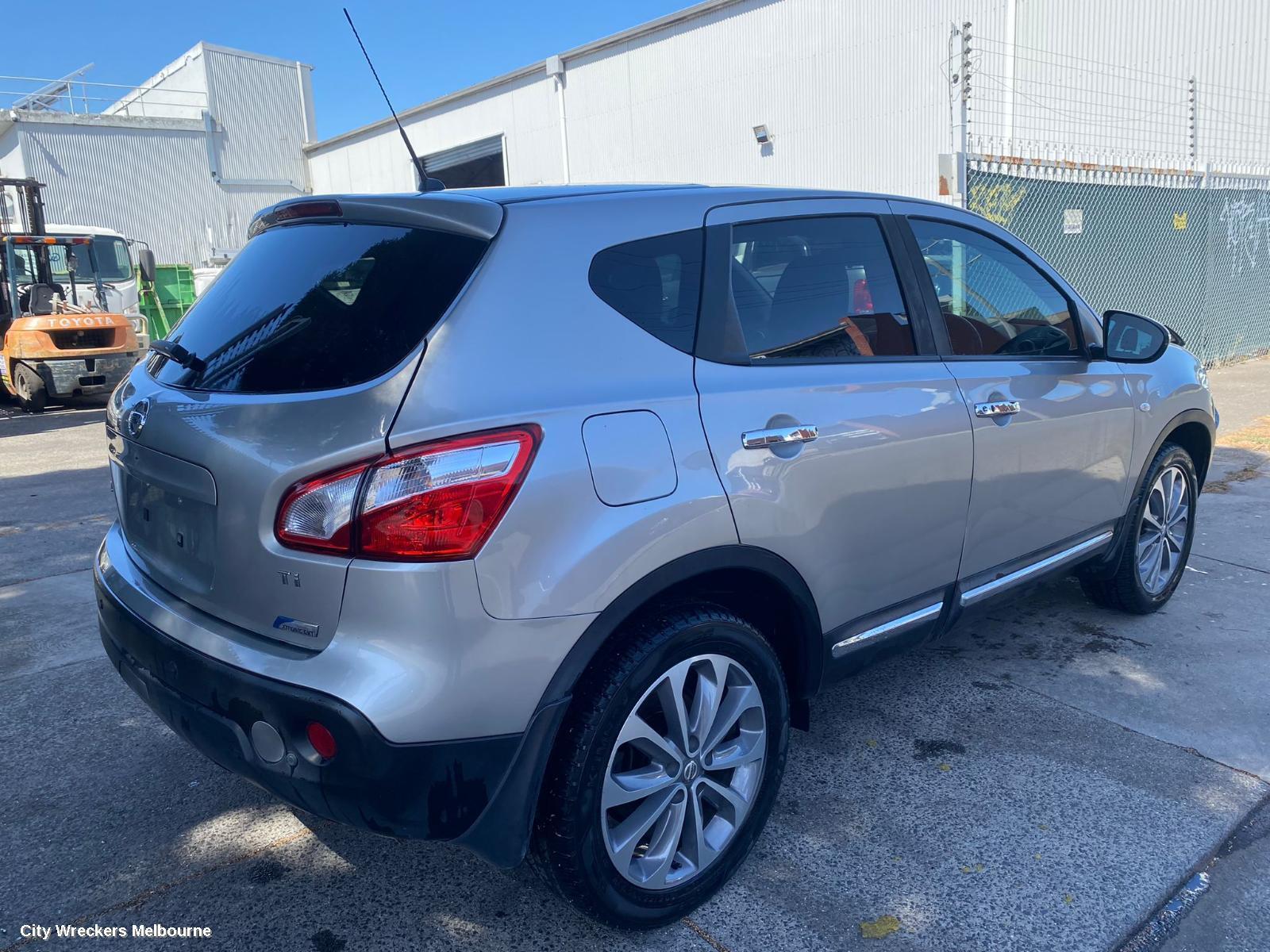 NISSAN DUALIS 2013 RIGHT_REAR_DOOR_SLIDING