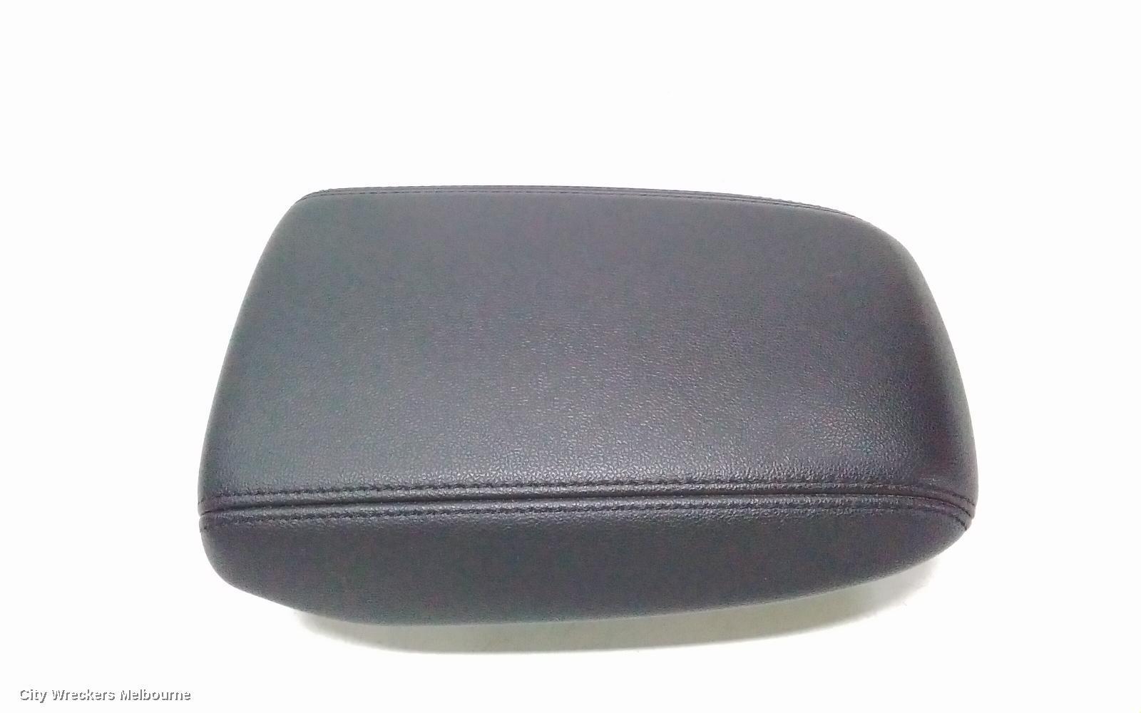 FORD FOCUS 2019 Console