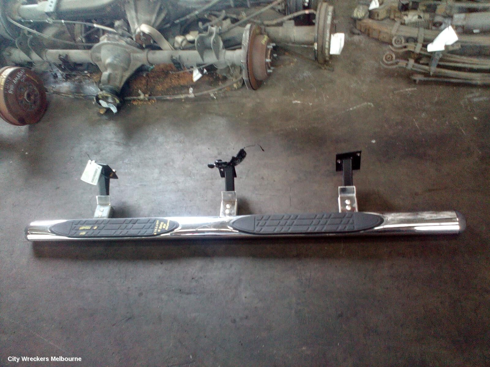 VOLKSWAGEN AMAROK 2013 Side Step/Skirt