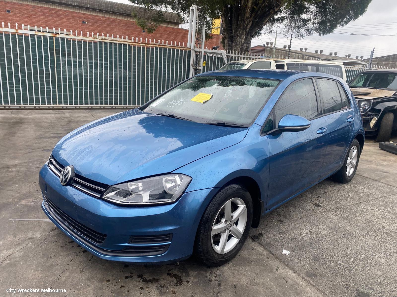 VOLKSWAGEN GOLF 2013 Engine