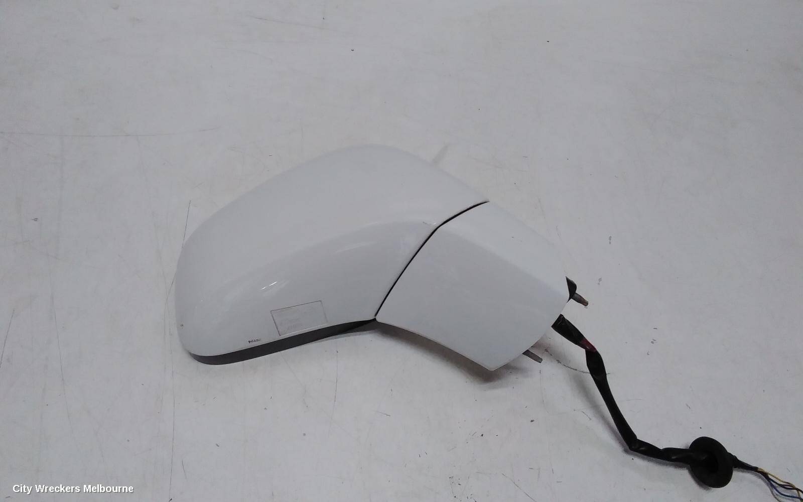 HOLDEN TRAX 2017 Right Door Mirror