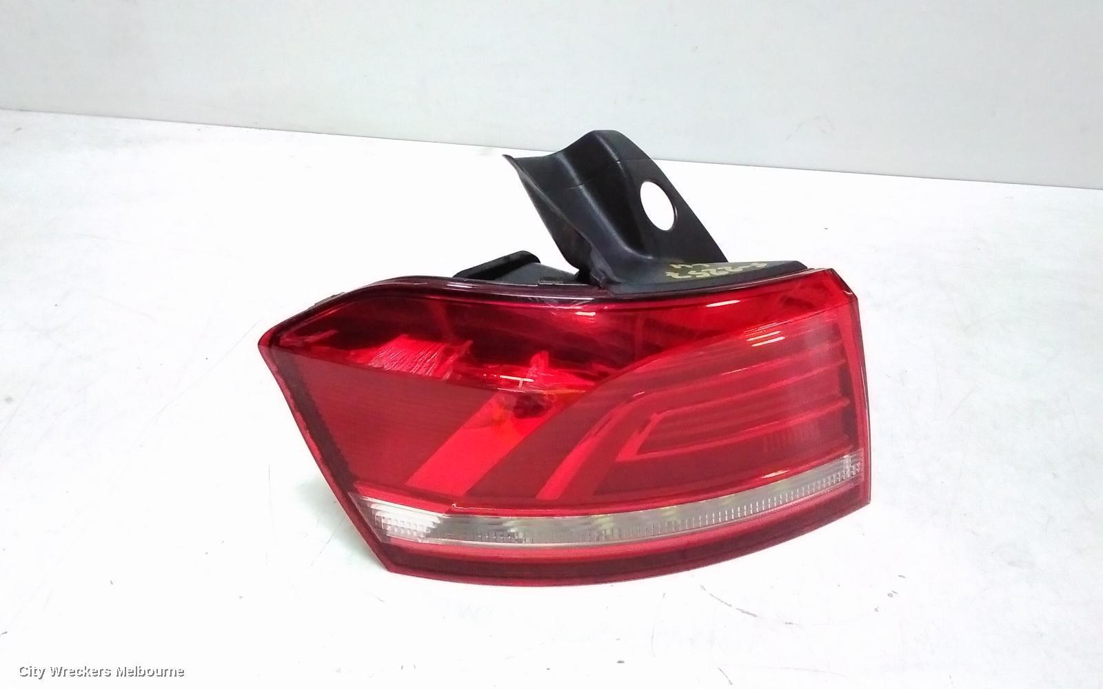 VOLKSWAGEN PASSAT 2016 Left Taillight