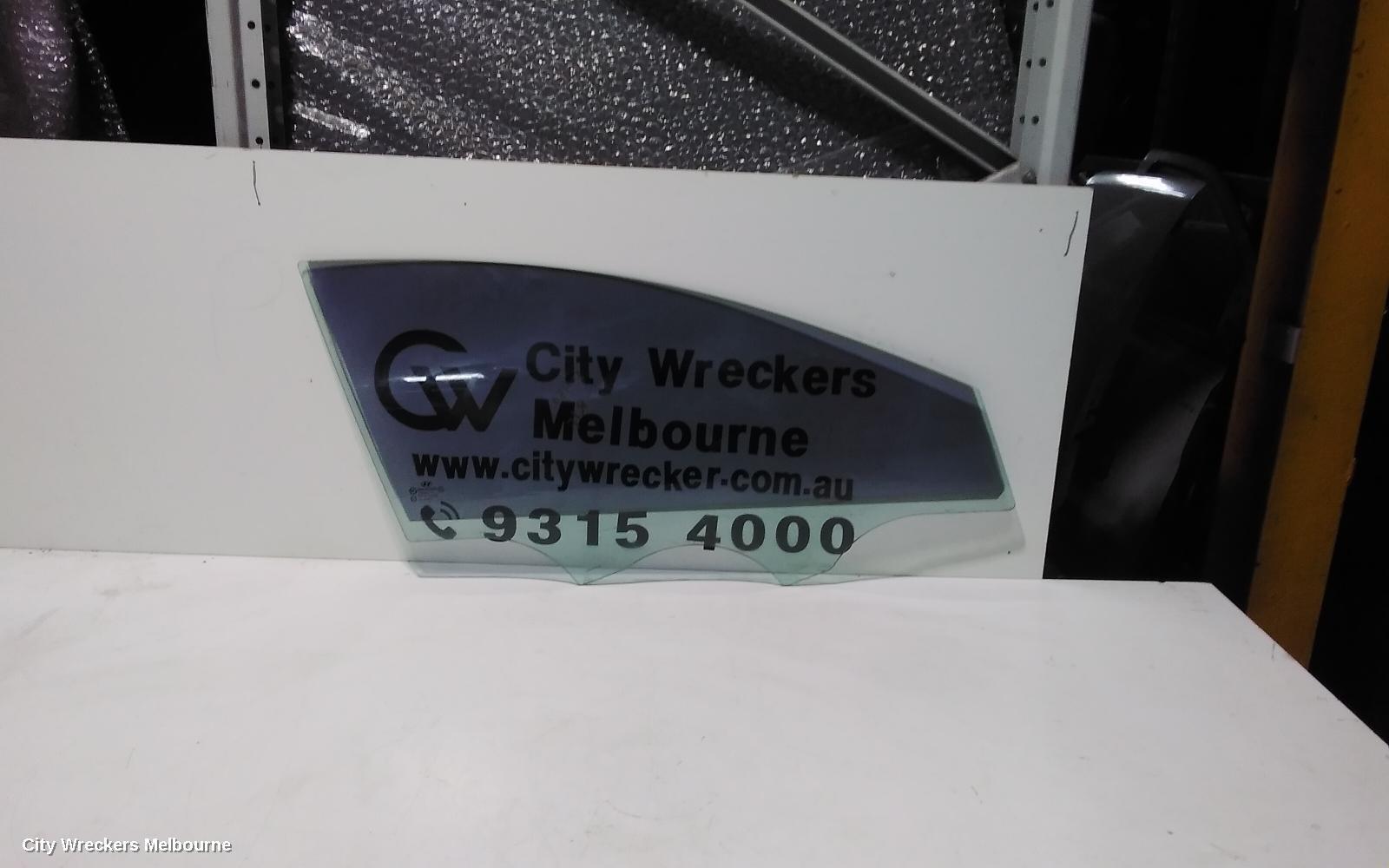 HYUNDAI I45 2012 Right Front Door Window
