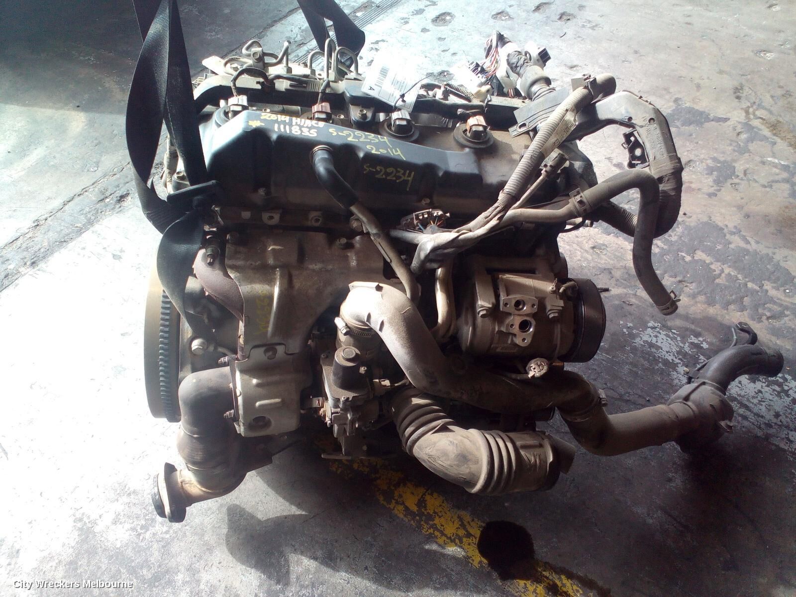 TOYOTA HIACE 2014 Engine