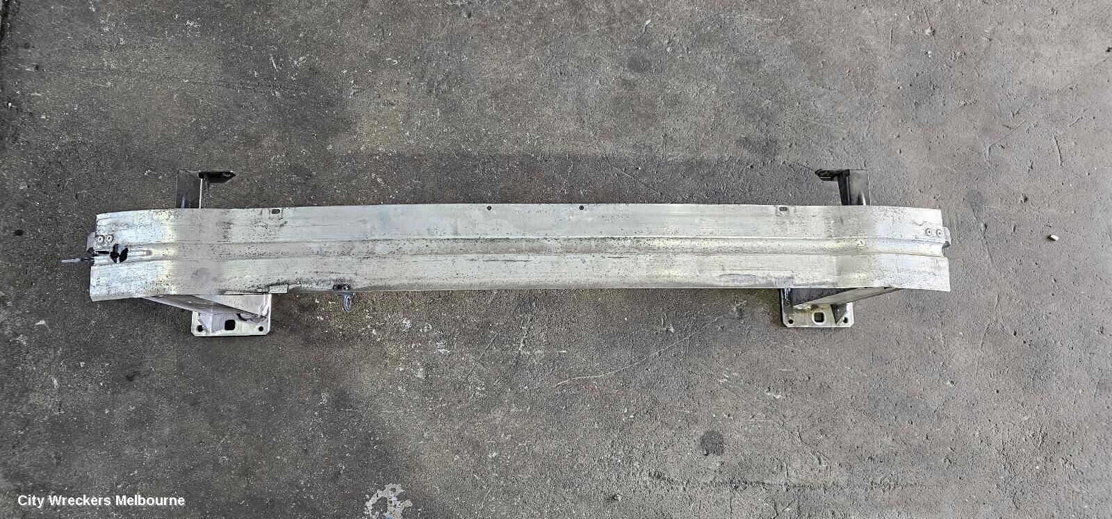 AUDI Q5 2009 F/Bar Reinforc/Brack