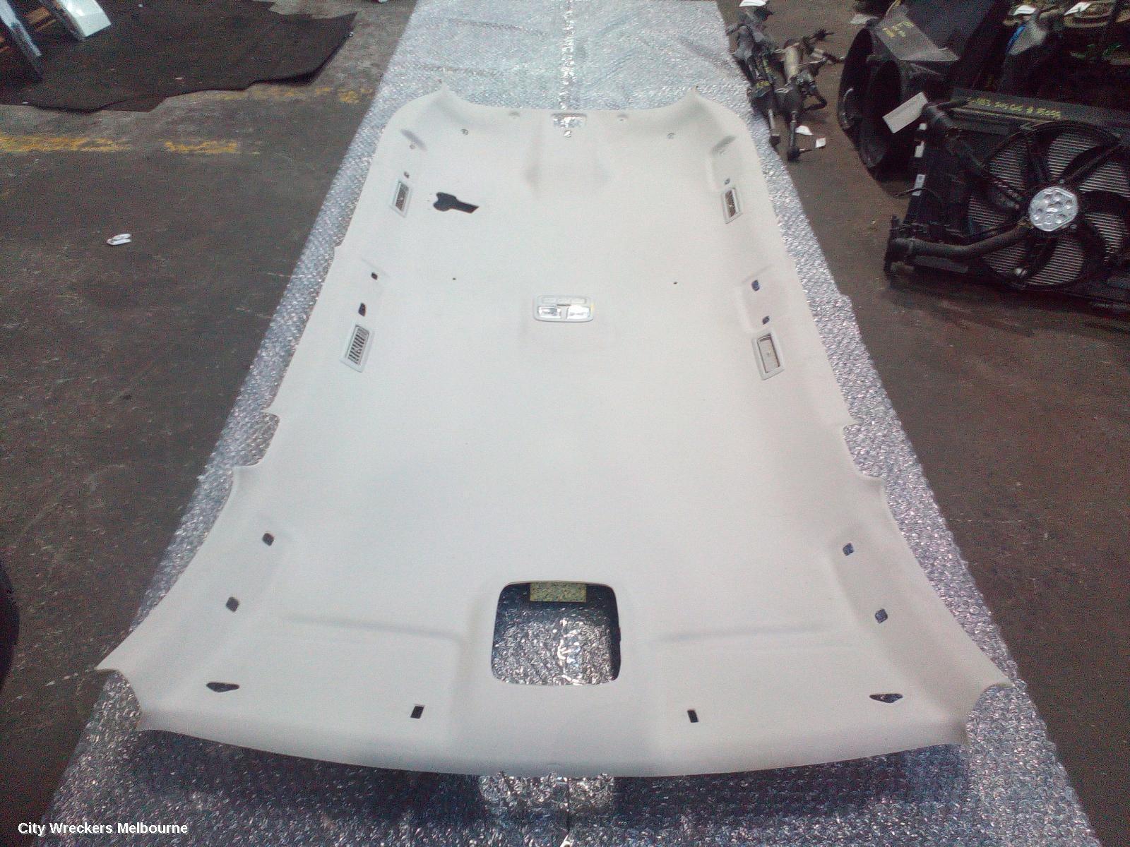 MITSUBISHI PAJERO 2017 Hoodlining
