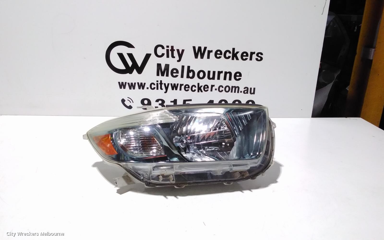 TOYOTA KLUGER 2008 Right Headlamp