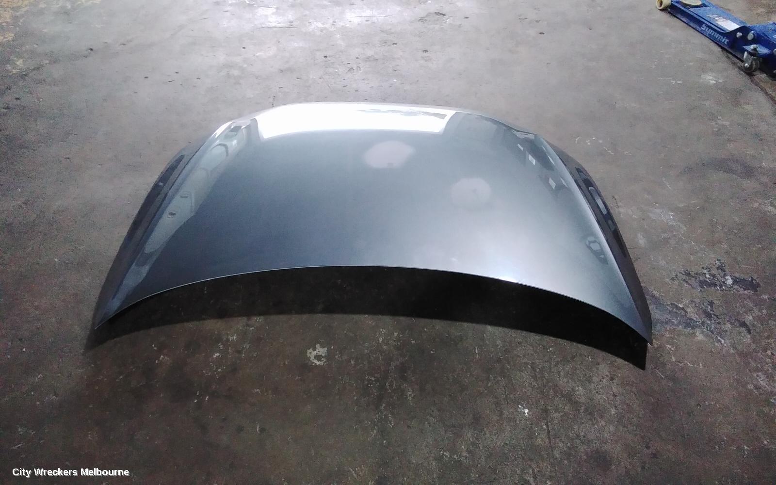 AUDI Q3 2013 Bonnet