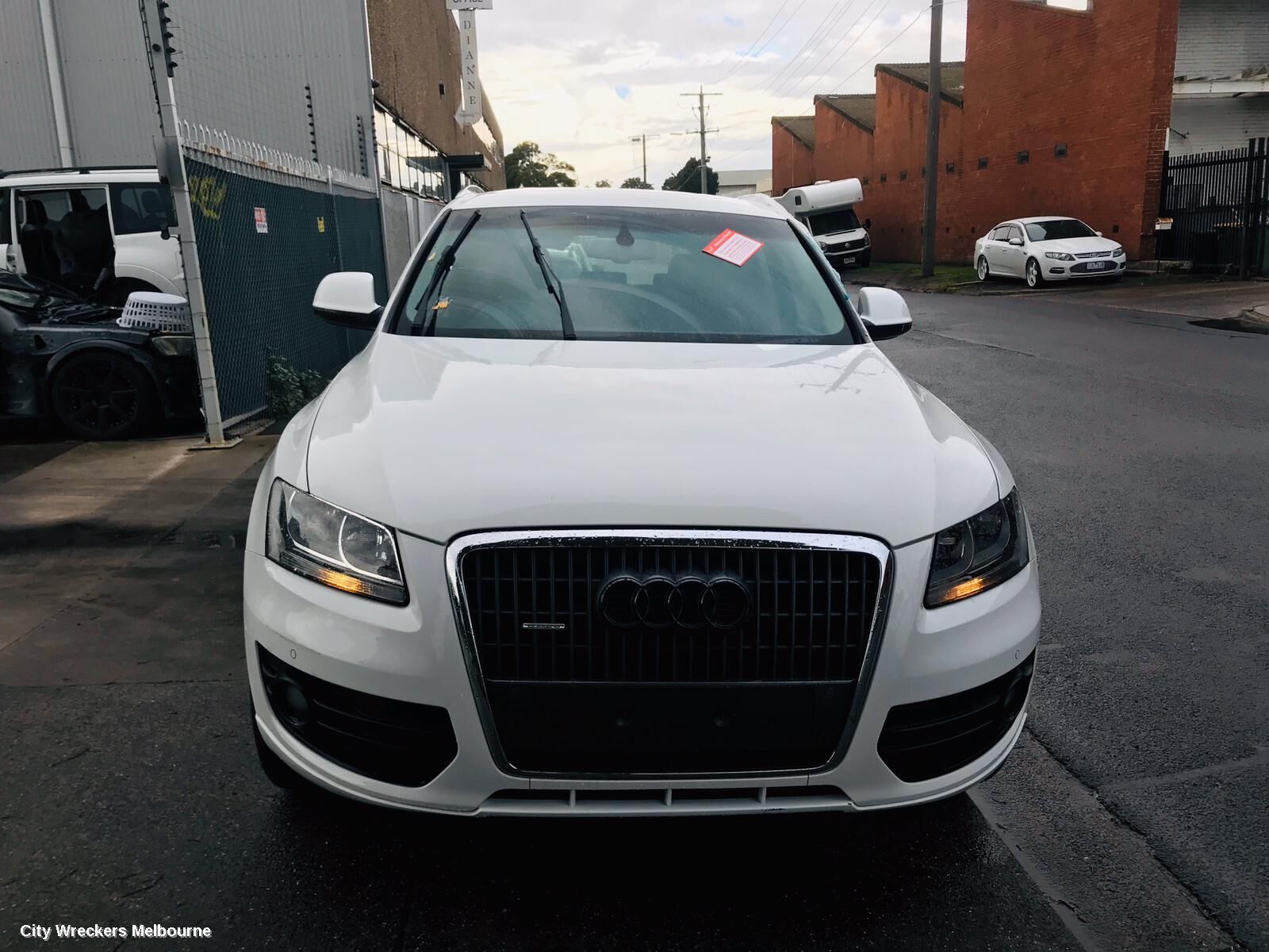 AUDI Q5 2010 Grille