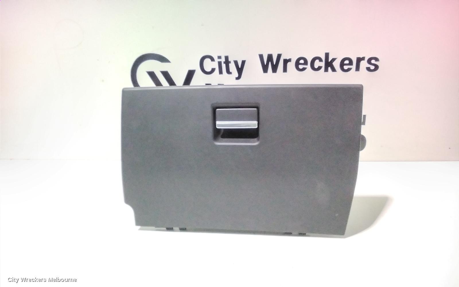 LAND ROVER RANGEROVER EVOQUE 2015 Glove Box
