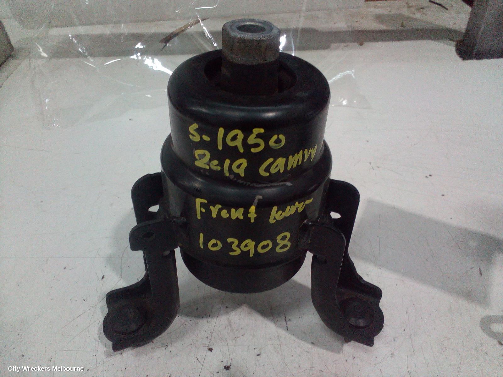 TOYOTA CAMRY 2019 Mount
