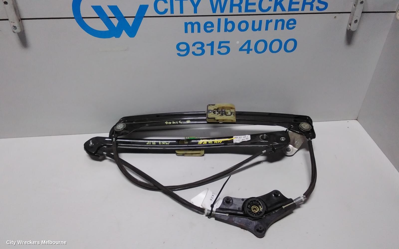 VOLKSWAGEN GOLF 2013 Right Front Window Reg/Motor