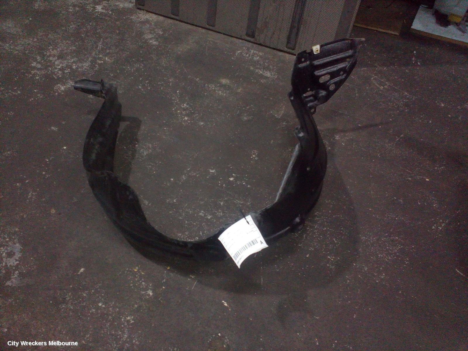 TOYOTA YARIS 2010 Right Guard Liner