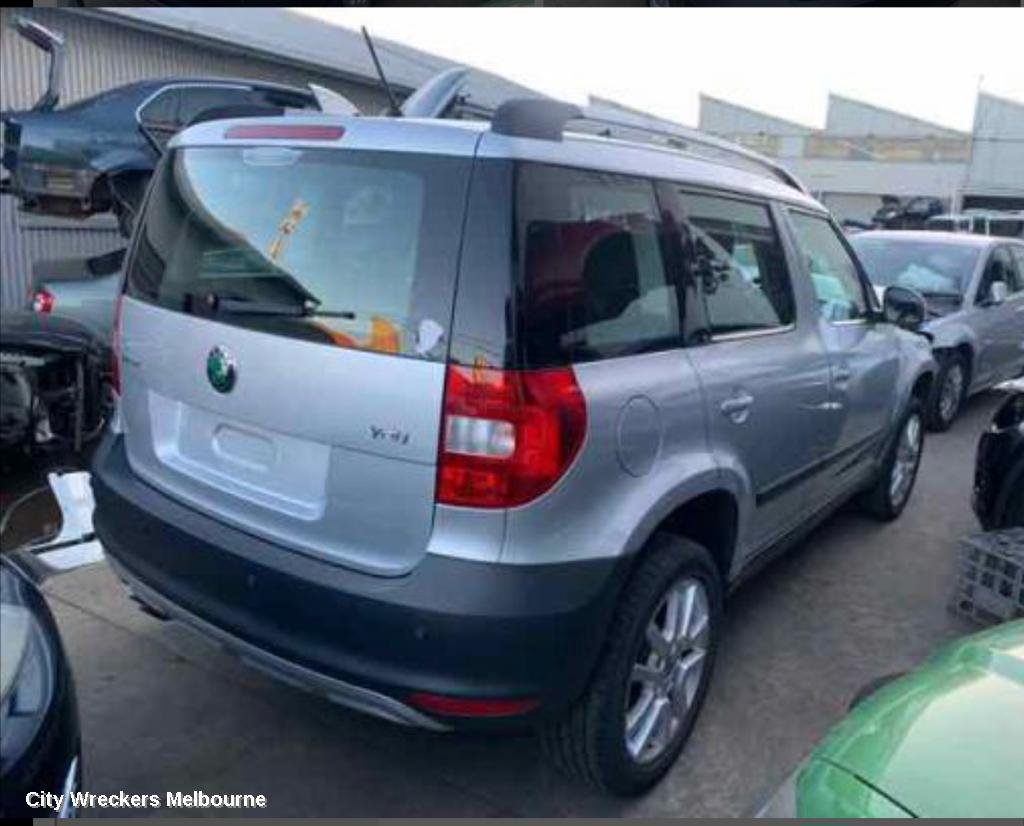SKODA YETI 2013 Washer Bottle
