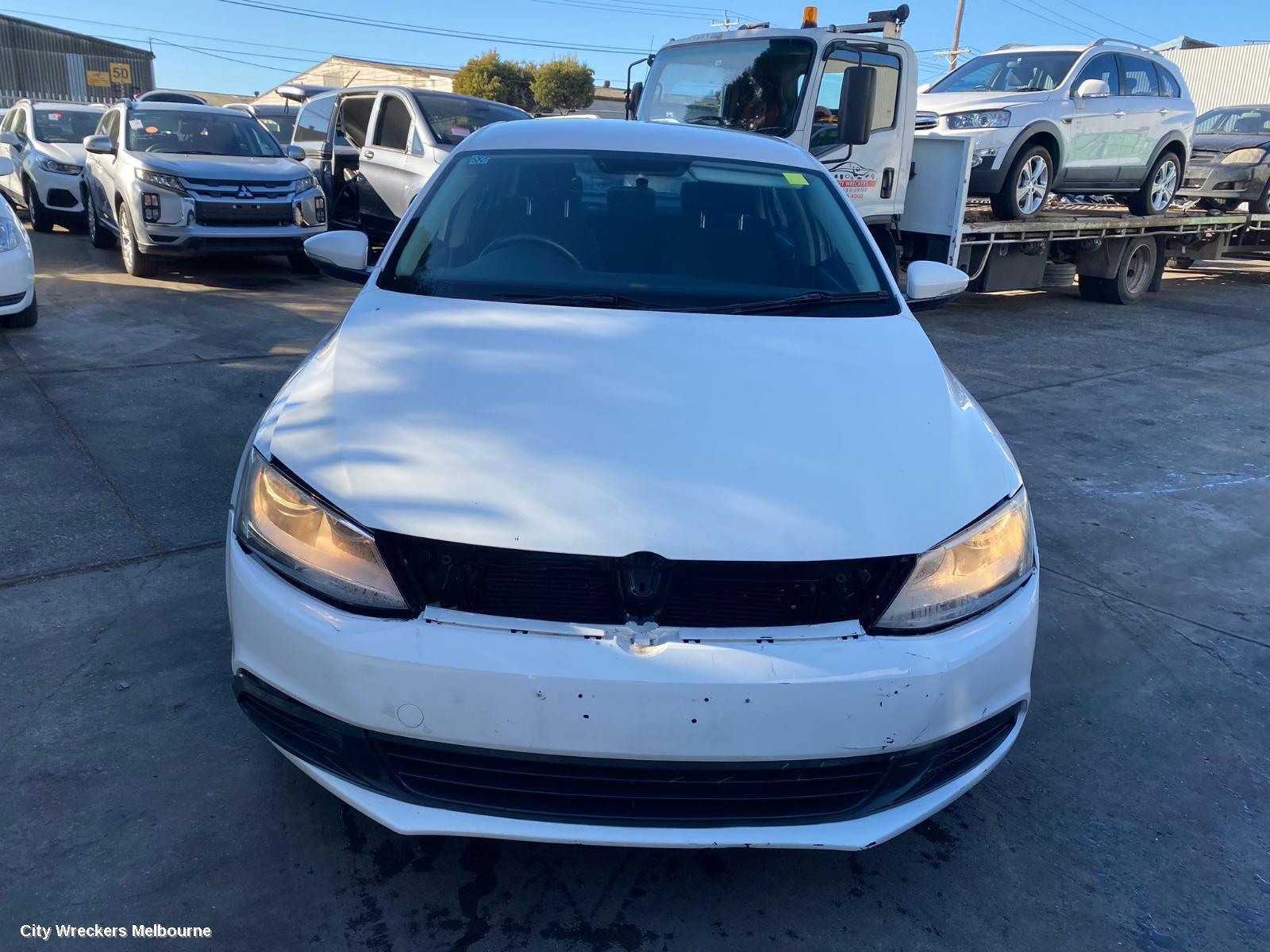 VOLKSWAGEN JETTA 2013 Jack/Tool Kit