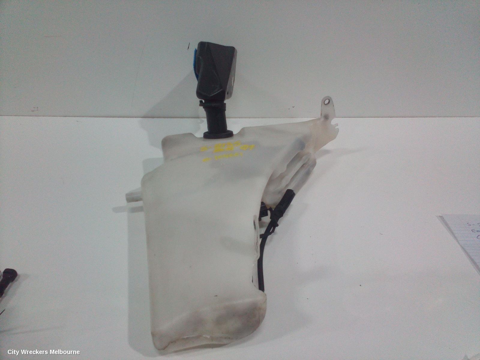 AUDI Q7 2016 Washer Bottle
