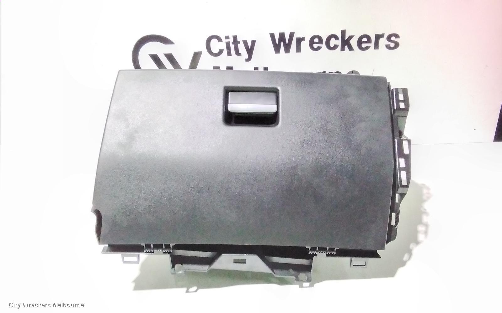 LAND ROVER RANGEROVER EVOQUE 2014 Glove Box