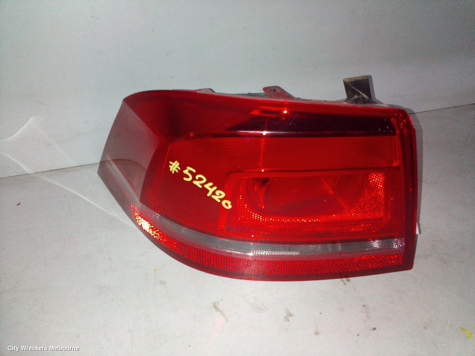 VOLKSWAGEN PASSAT 2011 Right Taillight