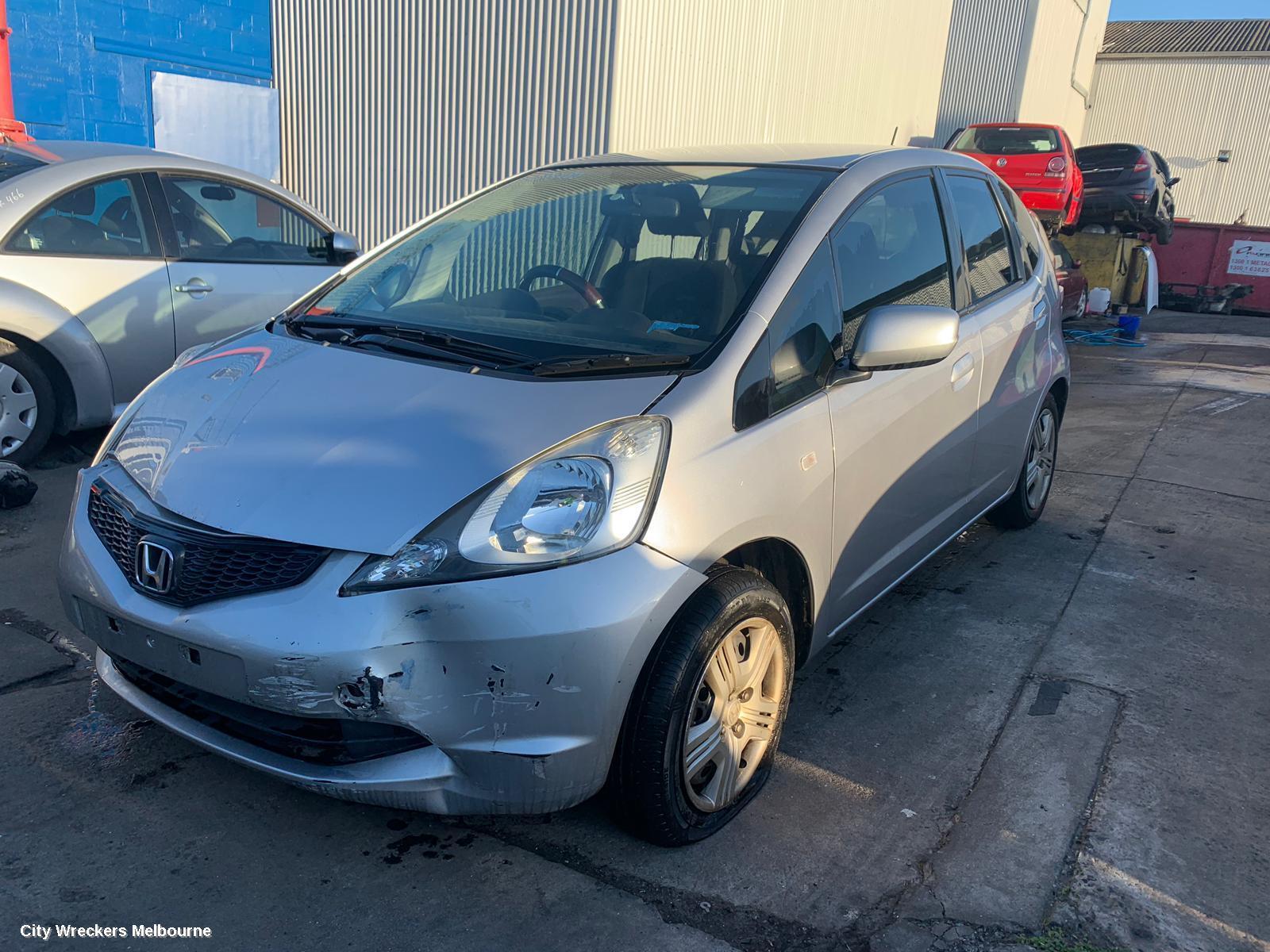 HONDA JAZZ 2010 Left Front Hub Assembly