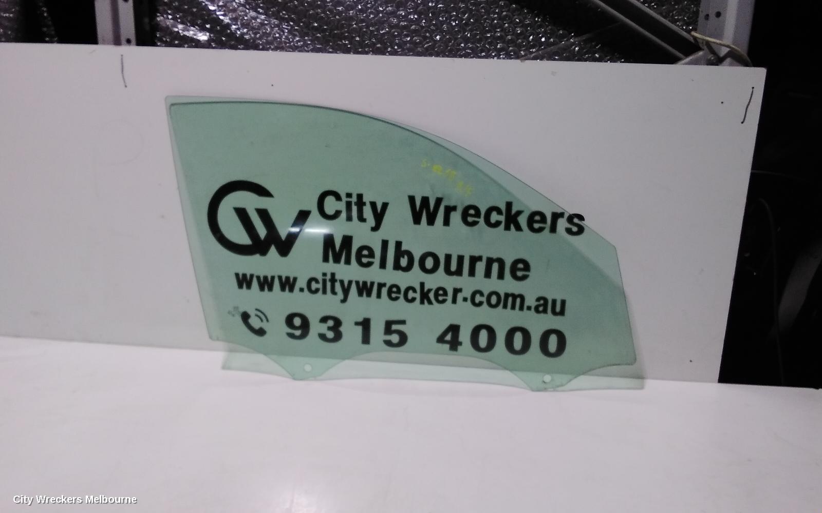 AUDI Q3 2013 Right Front Door Window