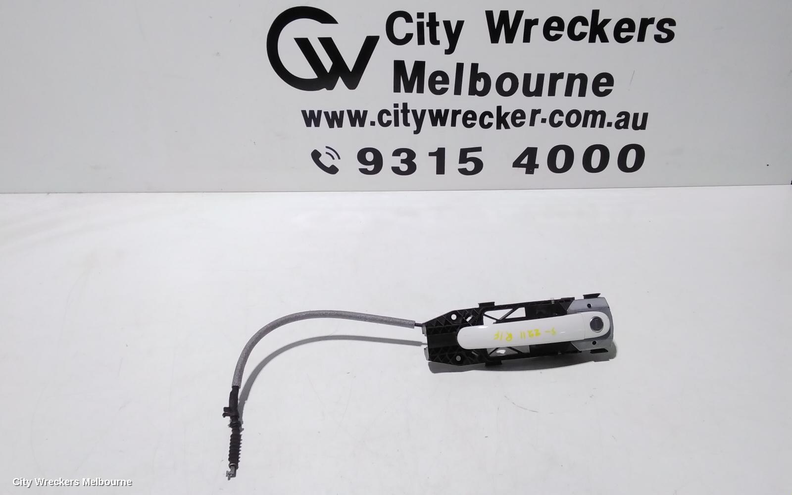 VOLKSWAGEN POLO 2011 Door Handle