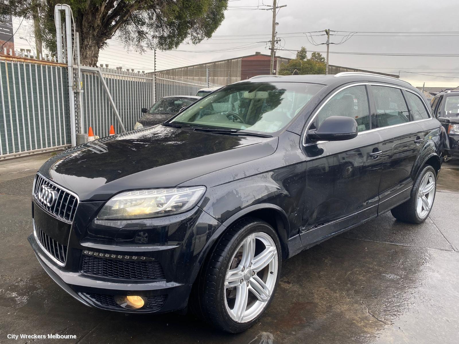 AUDI Q7 2012 Bonnet