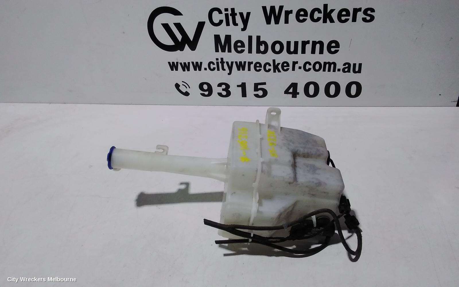 HYUNDAI I45 2011 Washer Bottle