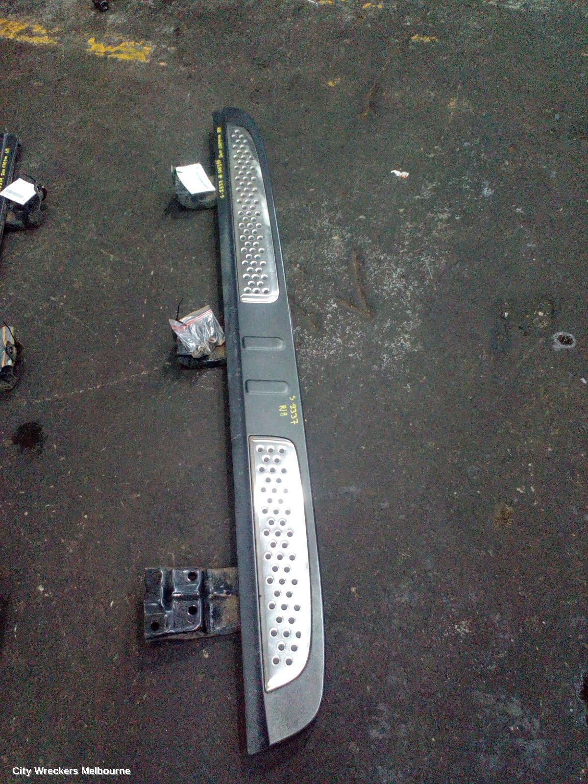HOLDEN CAPTIVA 2010 Side Step/Skirt