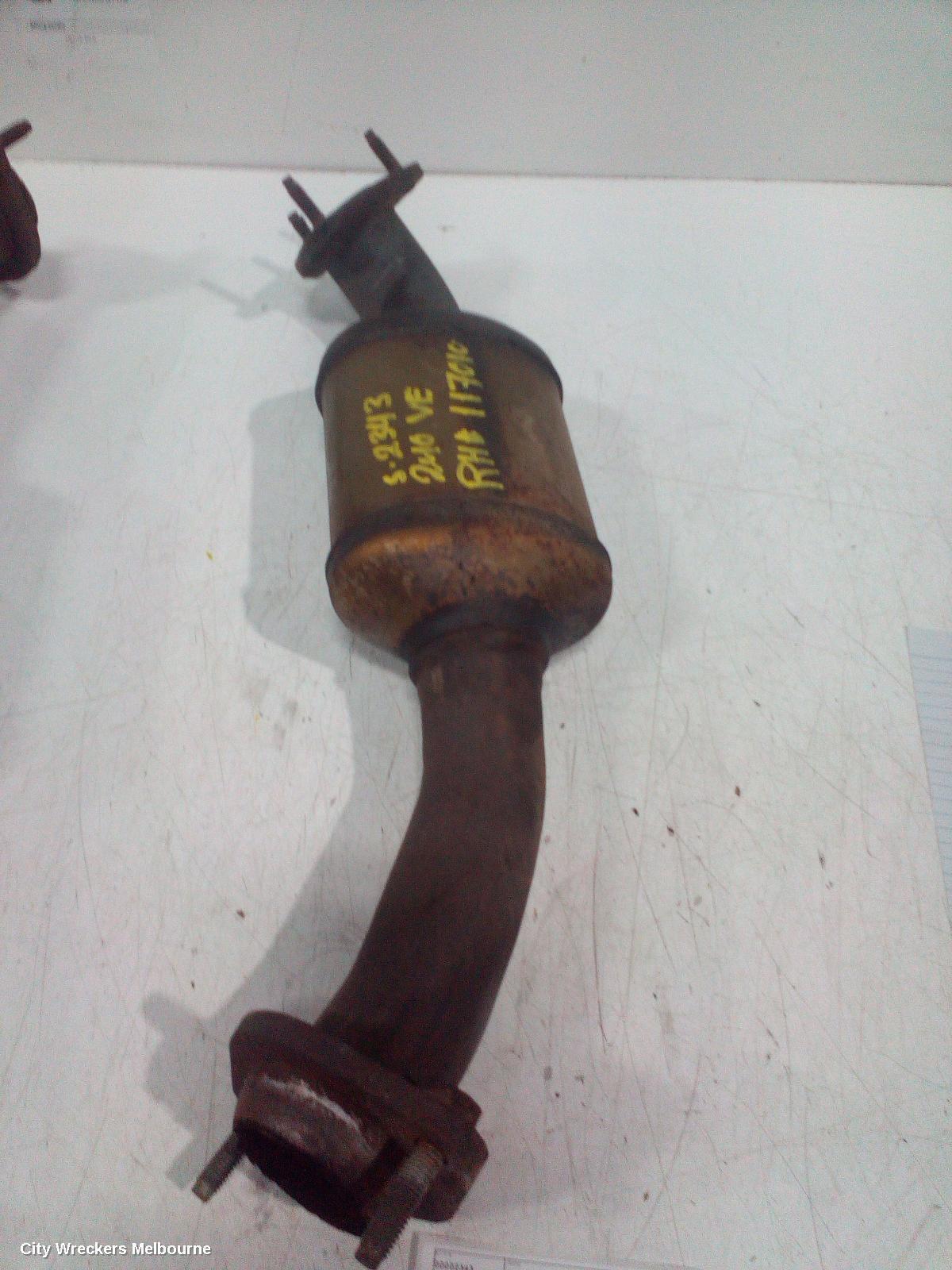 HOLDEN COMMODORE 2010 Catalytic Converter