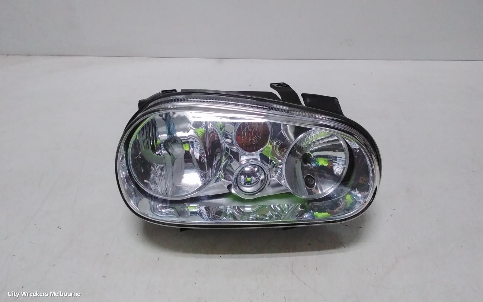 VOLKSWAGEN GOLF 2000 Right Headlamp