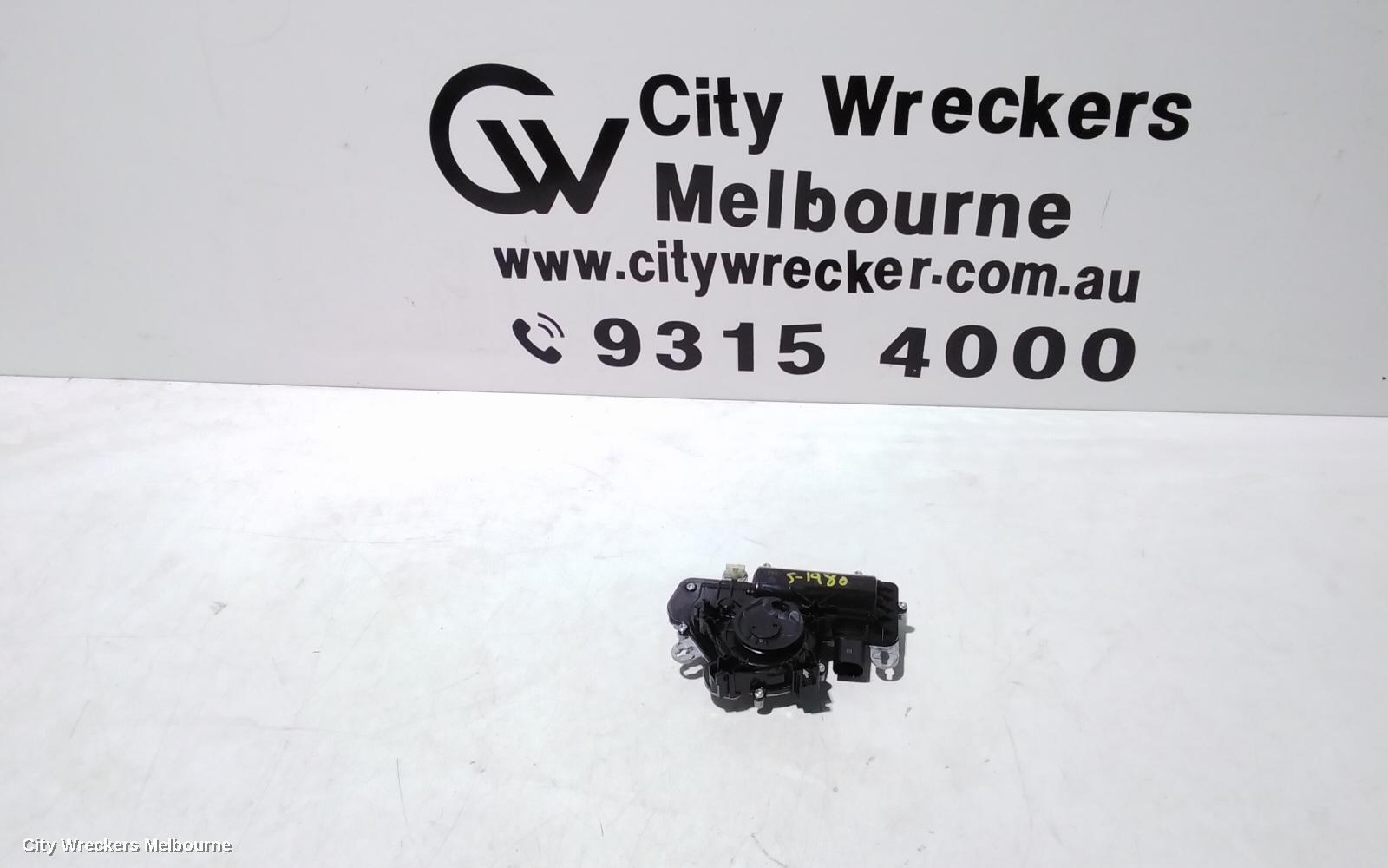 VOLKSWAGEN T-ROC 2021 Tailgate Regulator