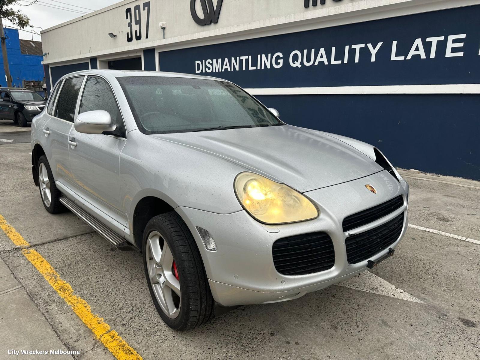 PORSCHE CAYENNE 2004 Bonnet