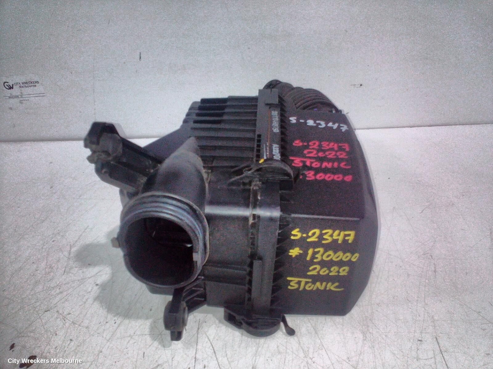 KIA STONIC 2022 Air Cleaner/Box