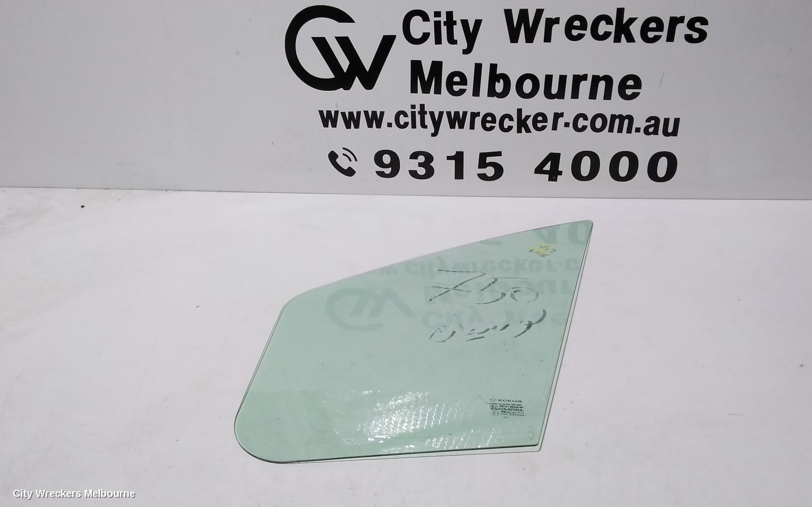 MITSUBISHI EXPRESS 2021 Left Front 1/4 Door Glass