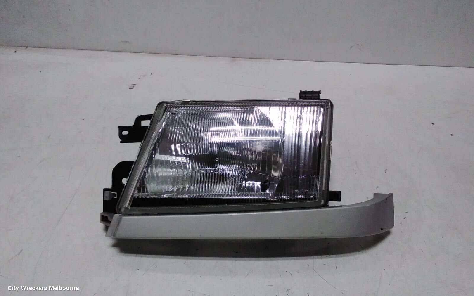 SUBARU FORESTER 2000 Left Headlamp