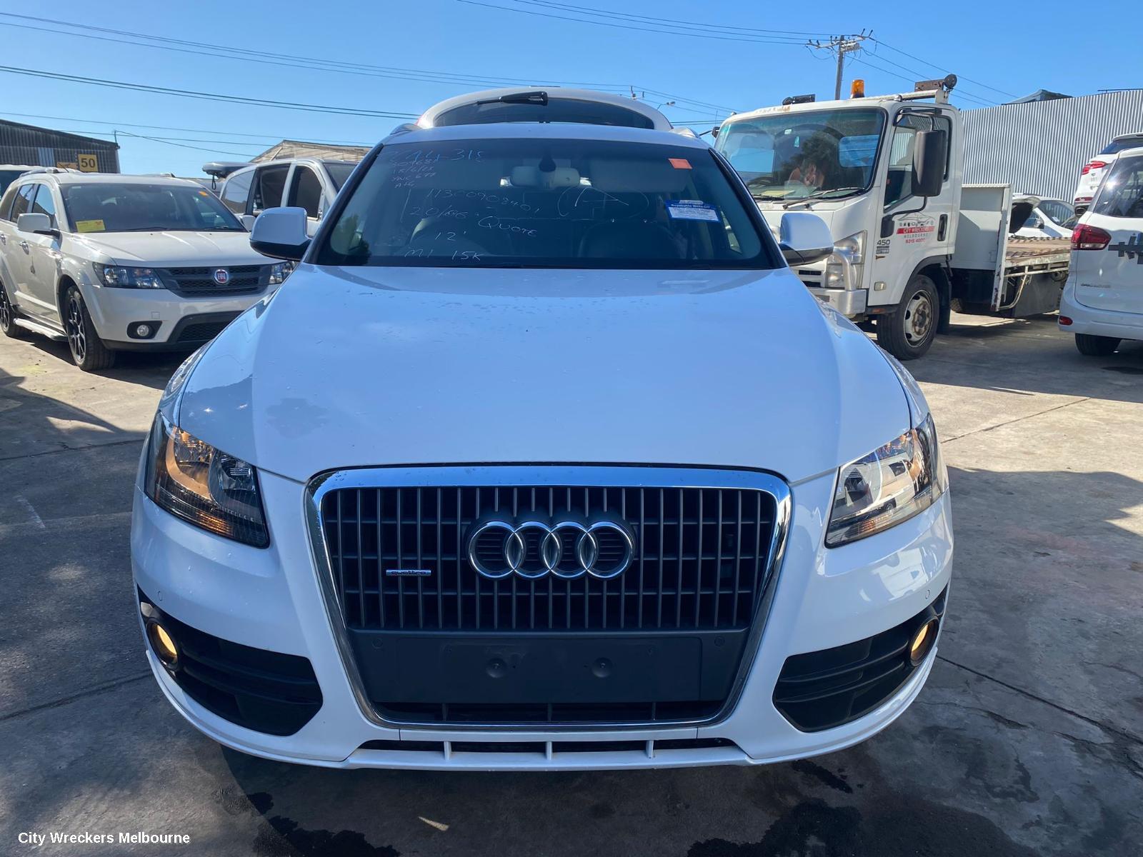 AUDI Q5 2012 Radiator Support