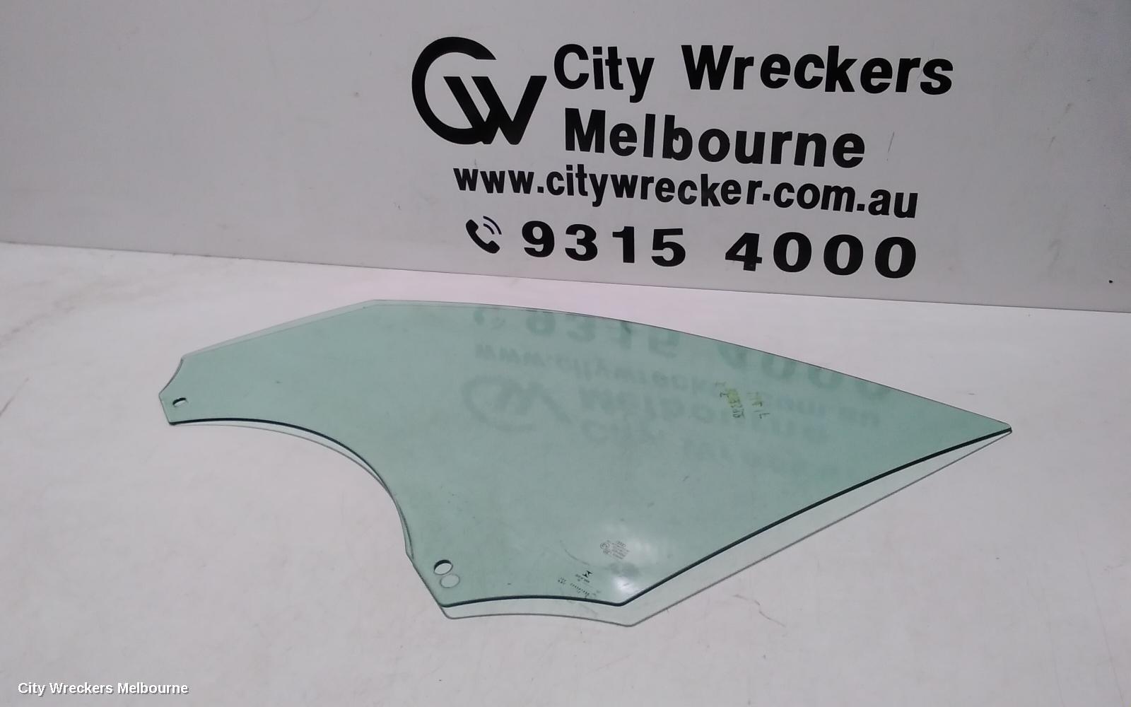 AUDI Q5 2016 Left Front Door Window
