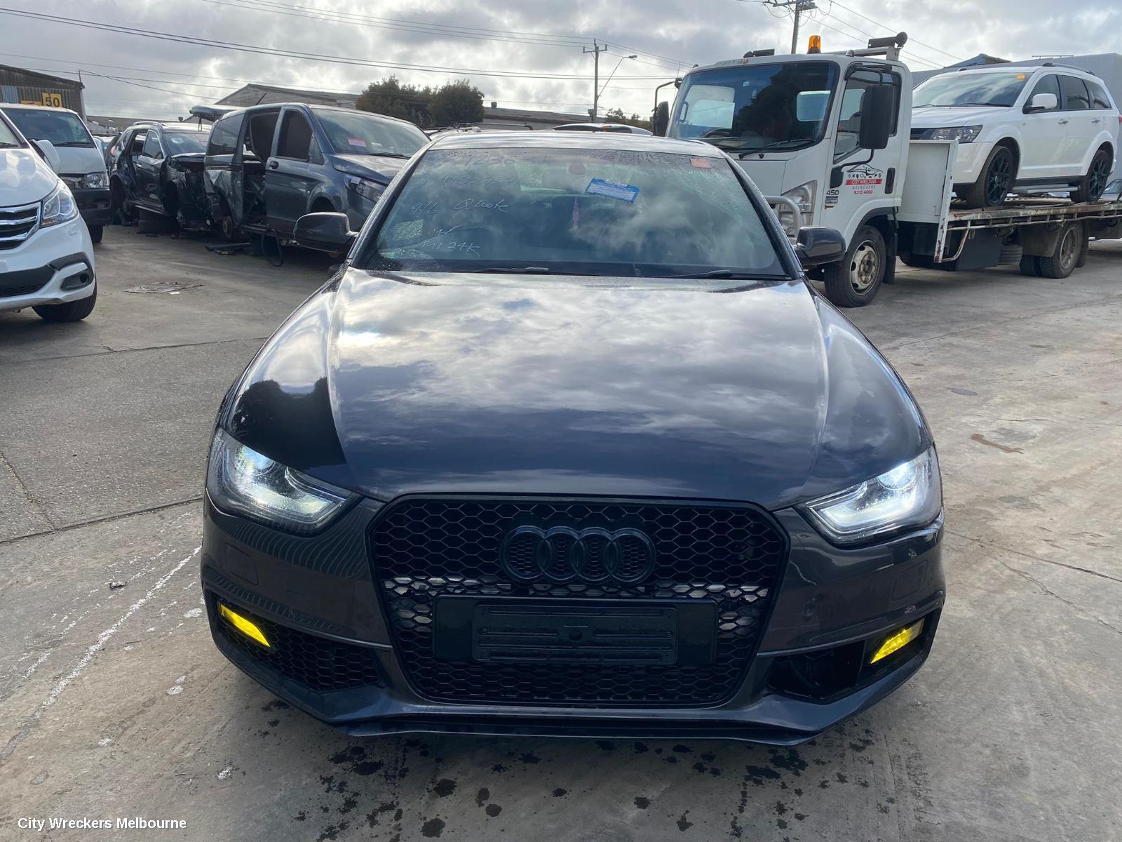 AUDI A4 2014 Console